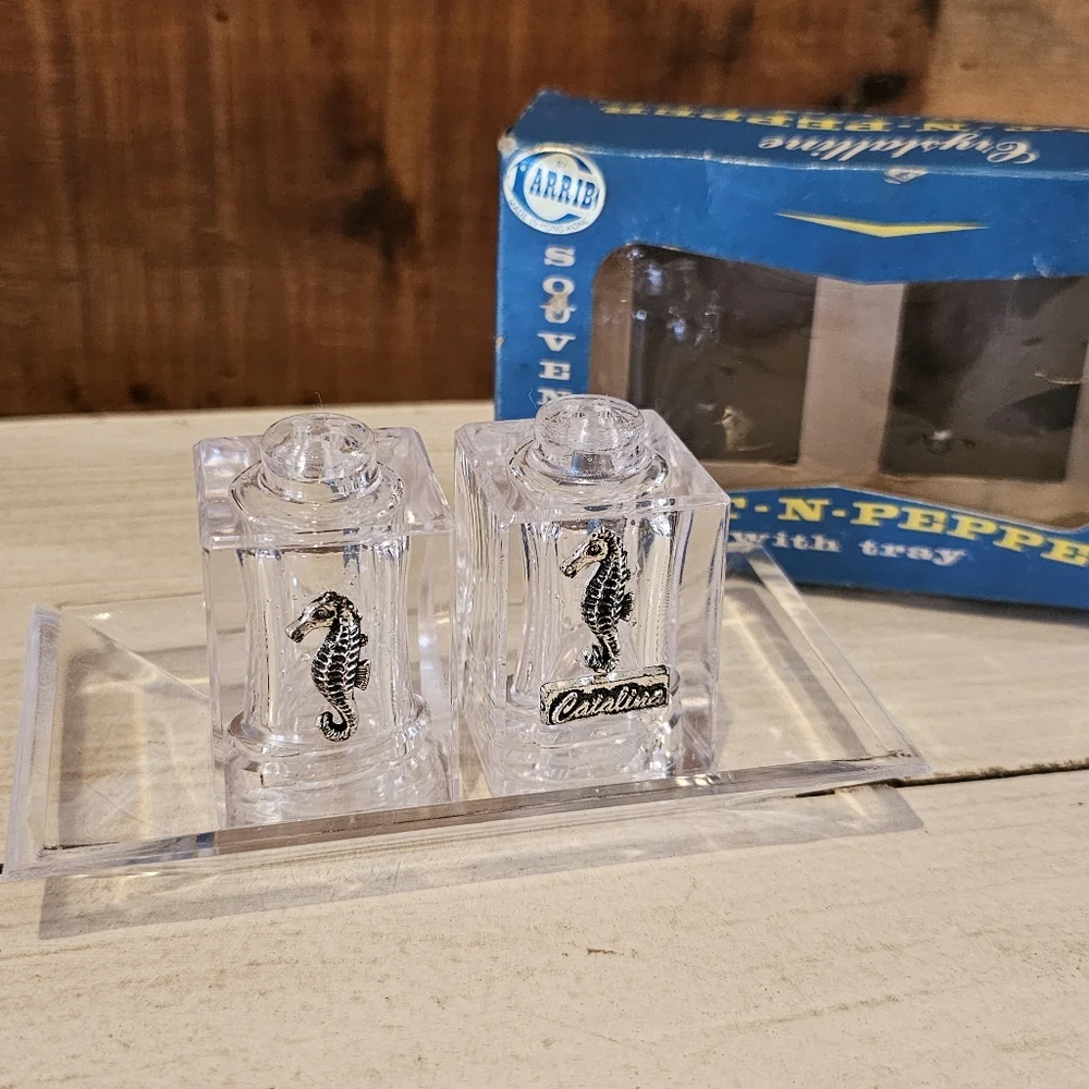 Vintage 70s Catalina Souvenir Sea Horse Clear Crystalline Salt & Pepper Shakers